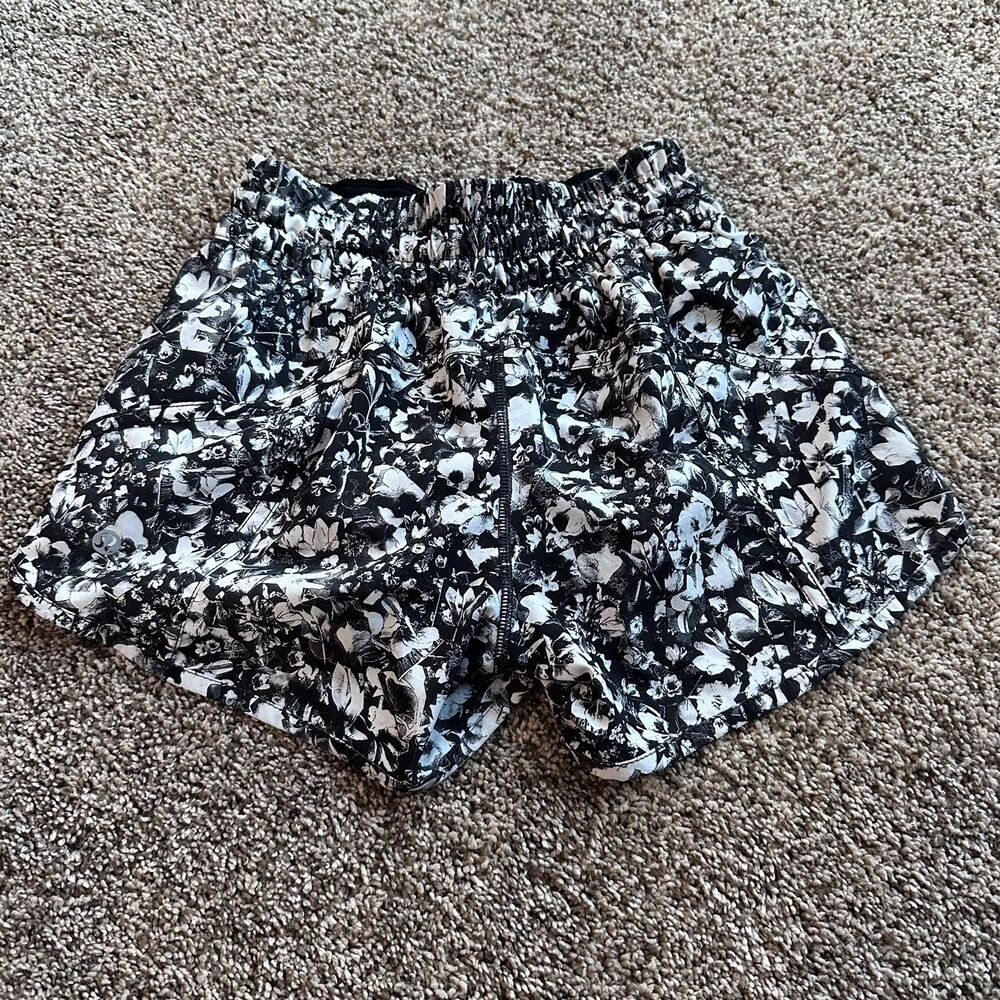 Lululemon tracker shorts